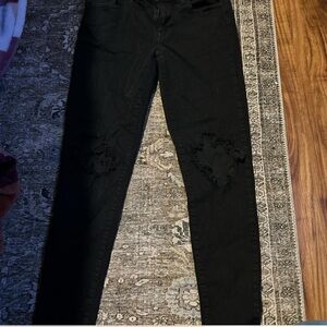 AMERICAN EAGLE Black skinny jeans with ripped knees